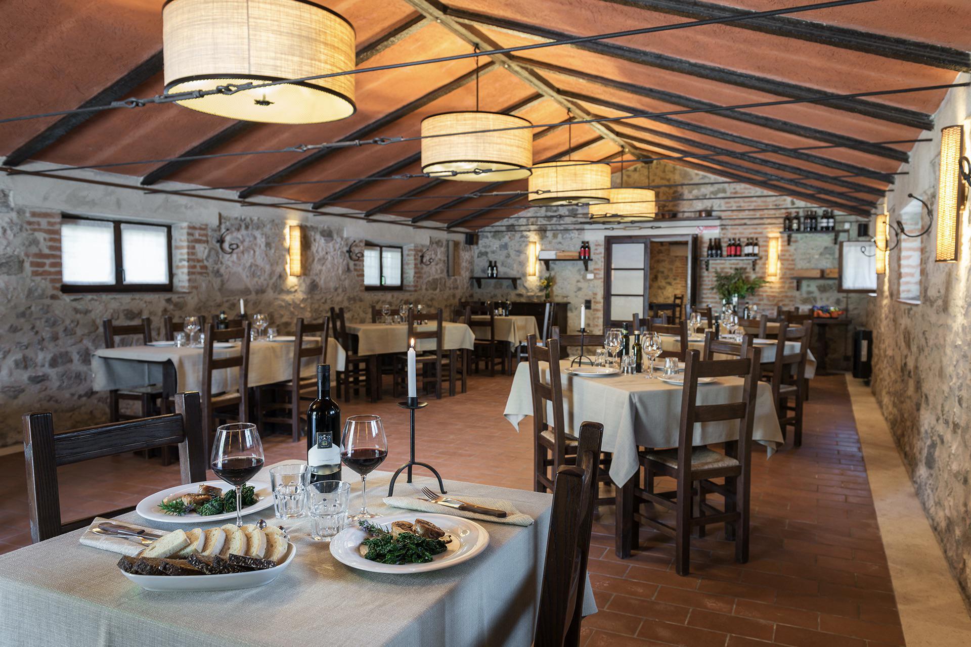 Agriturismo Toscana con 5 piscine, ristorante e bike park