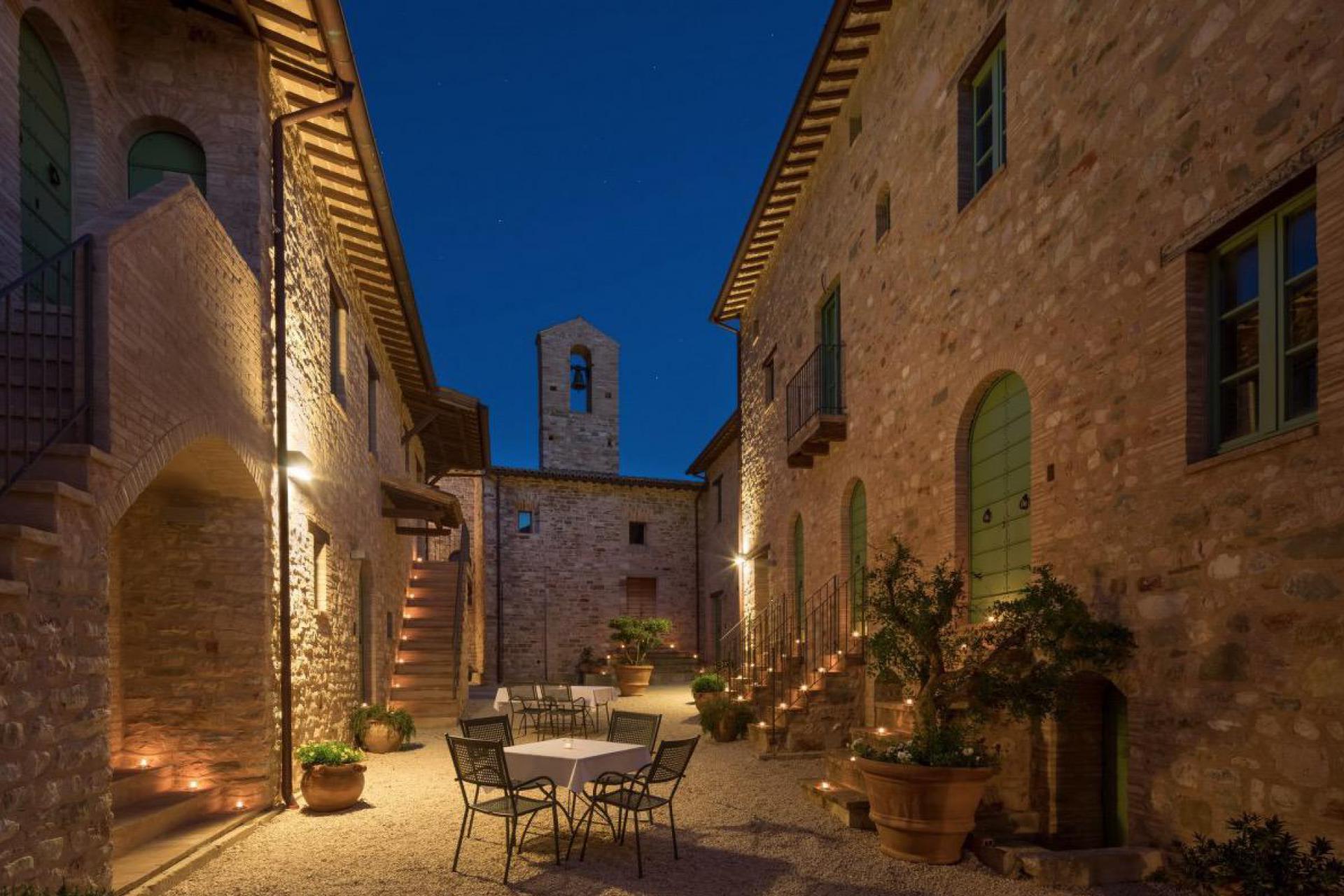 Piccolo parco vacanze su una collina in Umbria