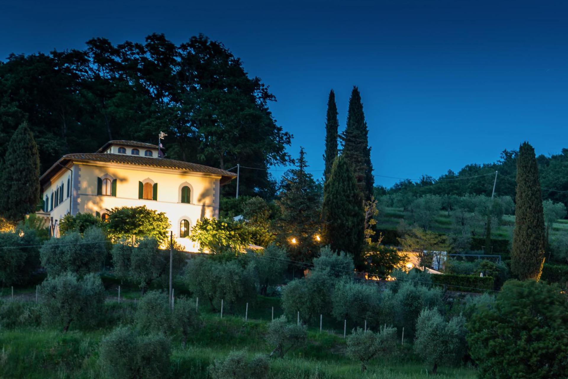 Elegant villa between Lucca and Florence