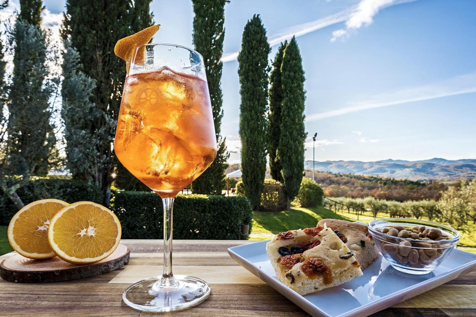 Agriturismo in Toscana con ristorante e wine bar panoramico